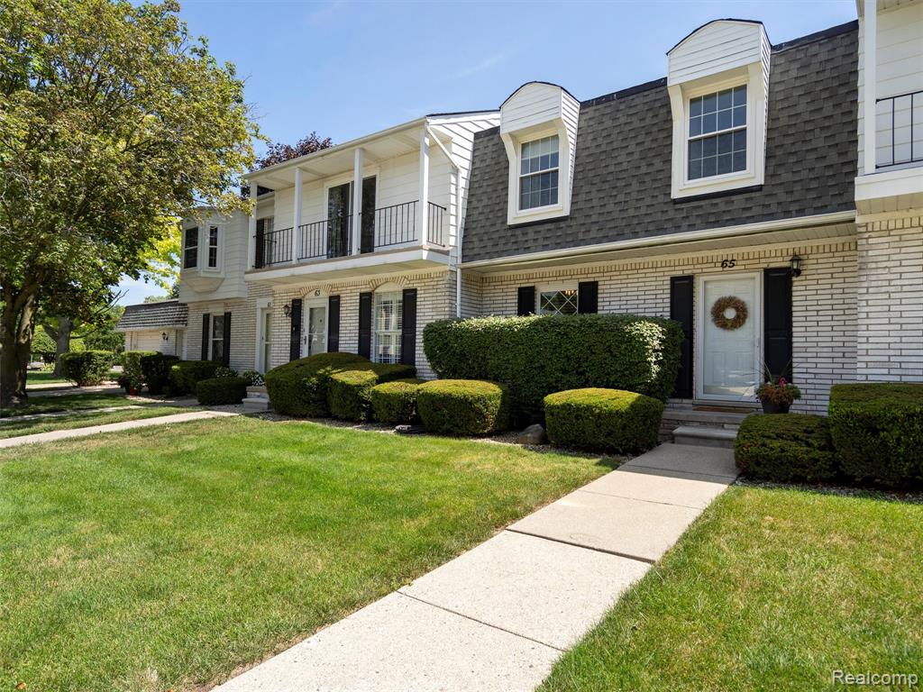 65 Stratford Lane, Rochester Hills, MI 48309 — Photo 2