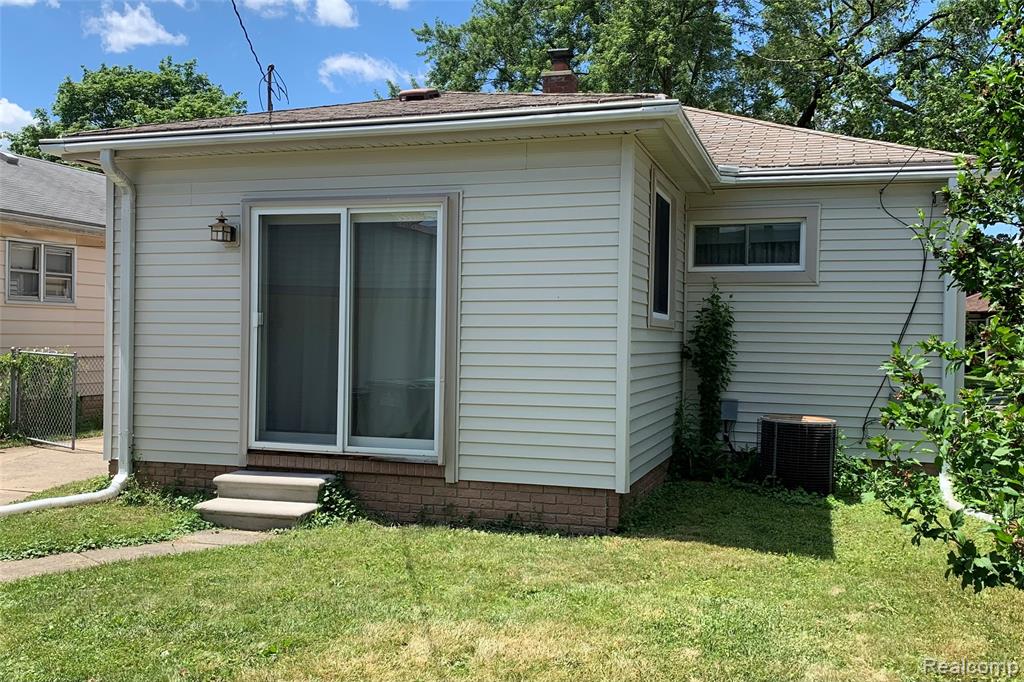 6455 Mayfair Street, Taylor, MI 48180 — Photo 3