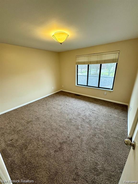 7146 PEBBLE PARK Drive, West Bloomfield, MI — Photo 17