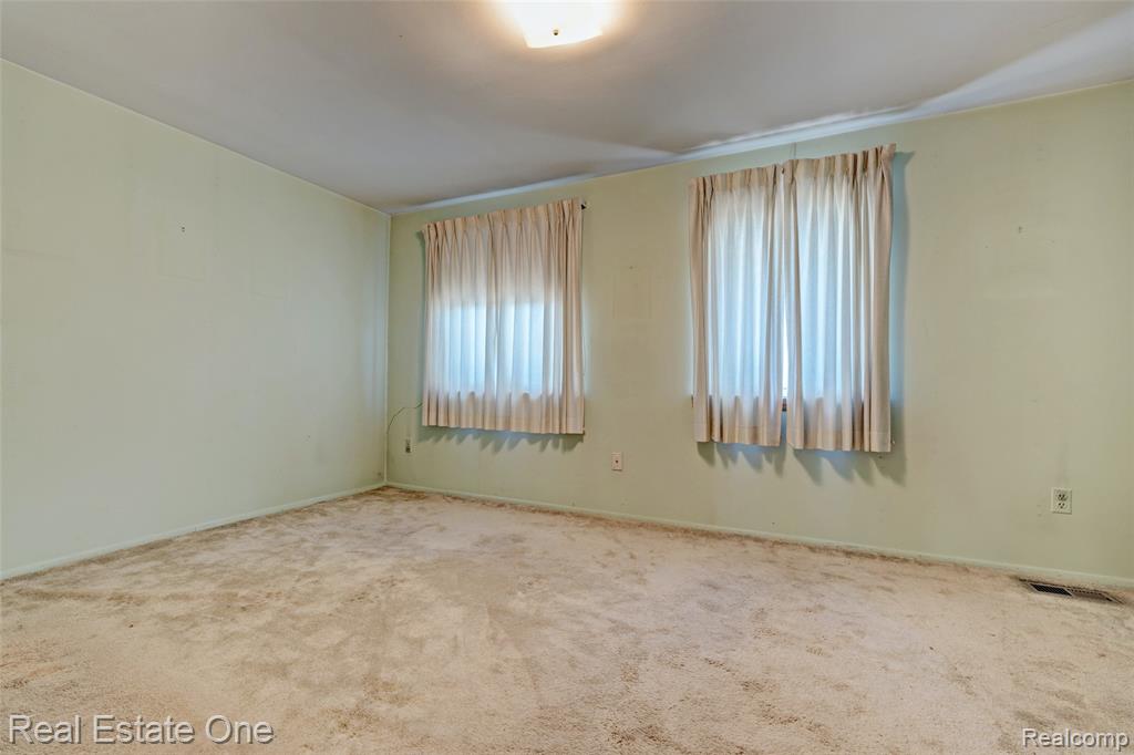 4456 15 Mile Road, Sterling Heights, MI 48310 — Photo 13