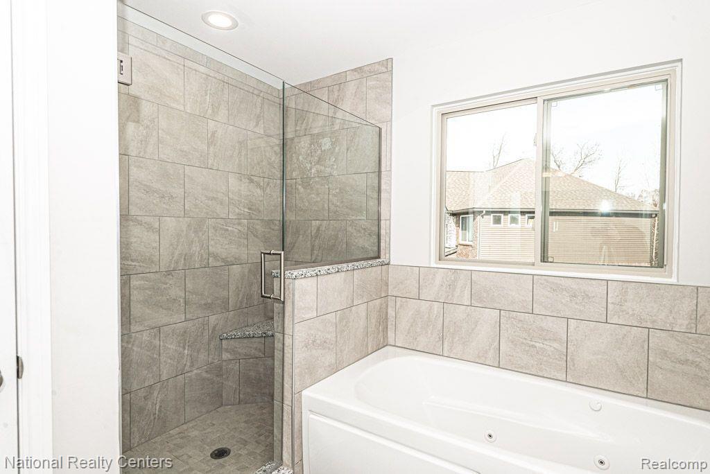1114 Rochawies Drive, Oakland, MI — Photo 19