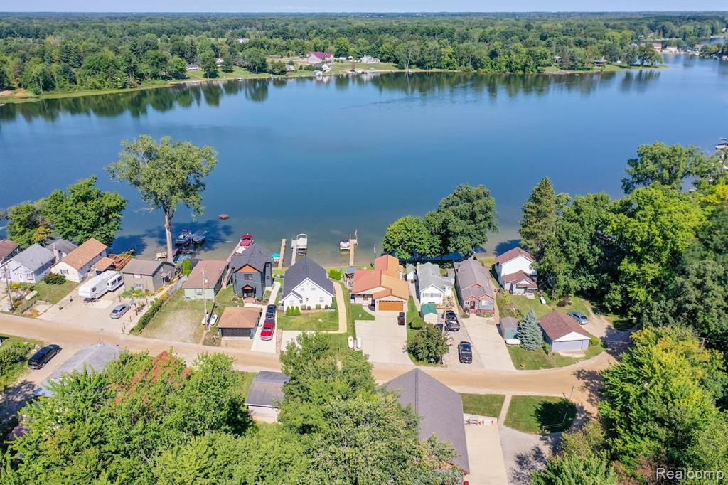 11036 Charles Drive, Byron, MI 48418 — Photo 2