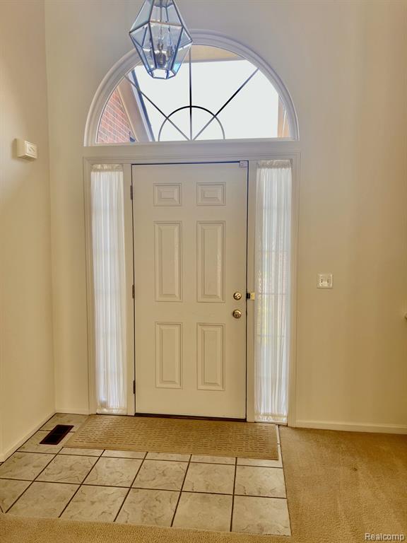 553 WOODHAVEN Drive, Commerce Twp, MI 48390 — Photo 7