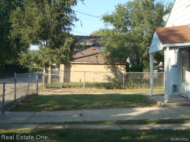 8405 Jackson Avenue, Warren, MI 48089 — Photo 3