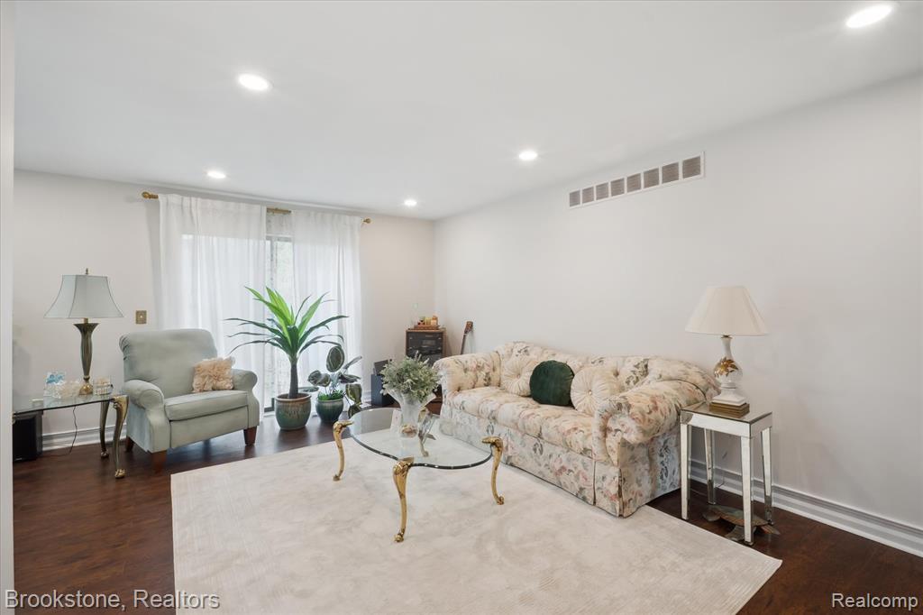 5195 Richard Run, West Bloomfield, MI — Photo 13