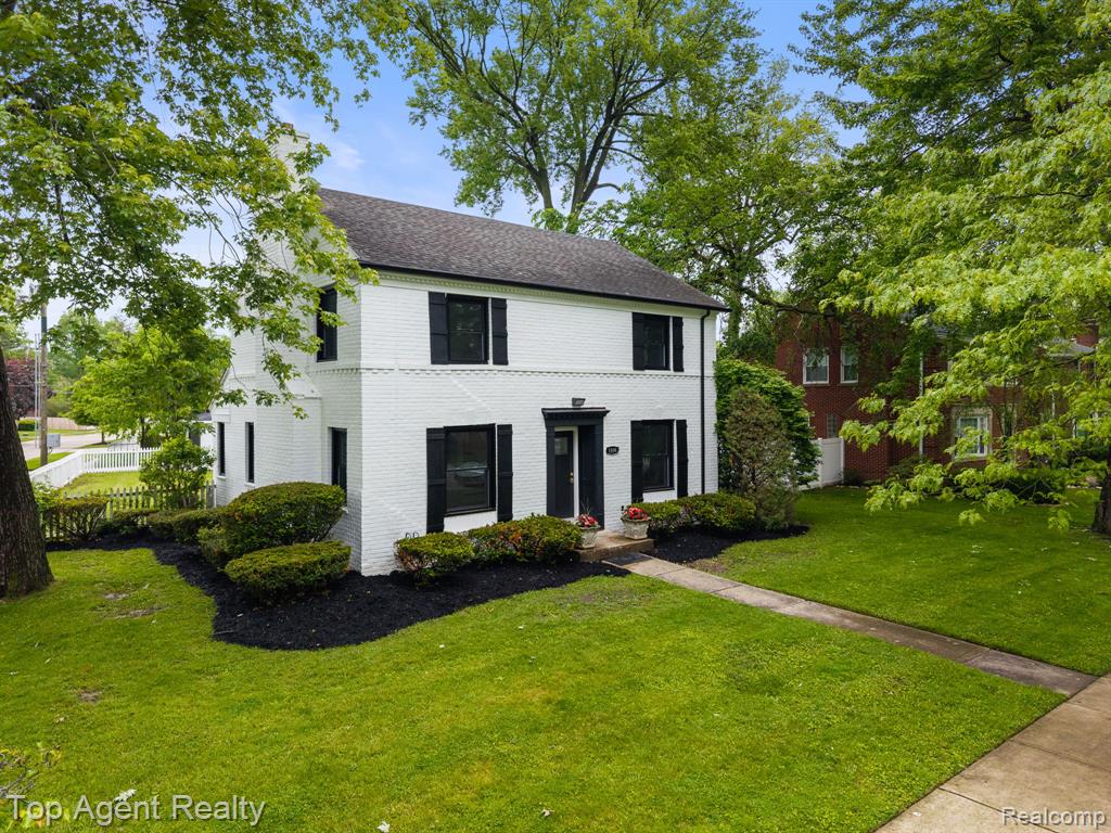 1894 Broadstone Road, Grosse Pointe Woods, MI 48236 — Photo 55