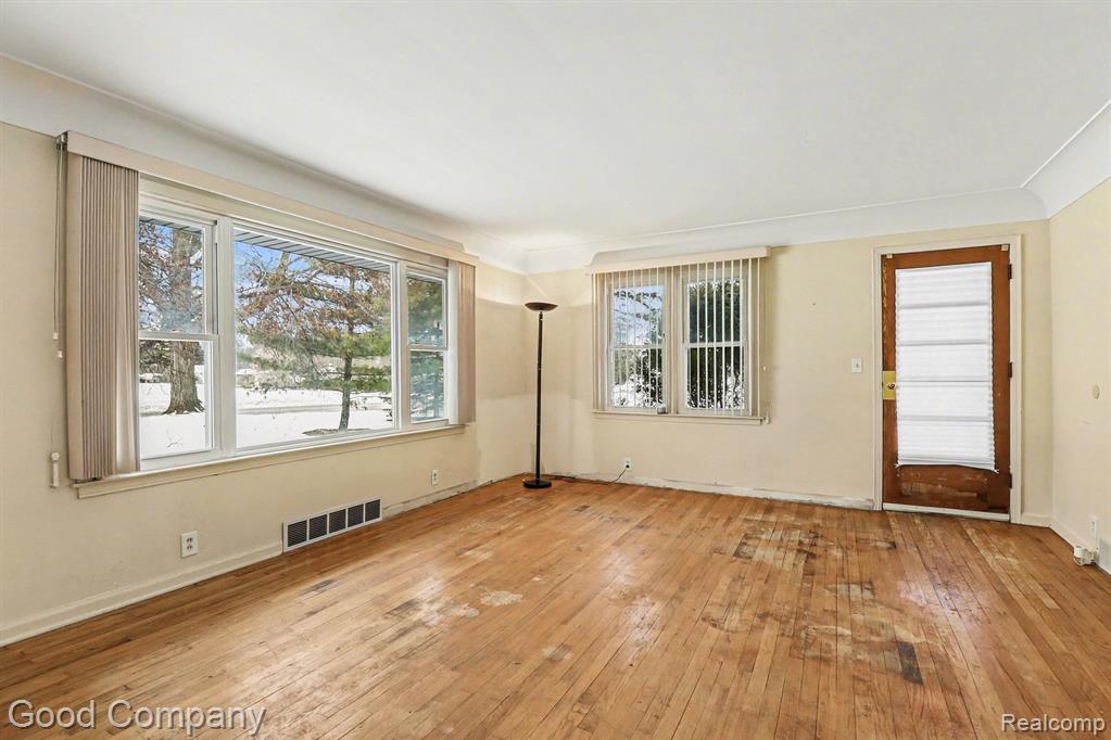 835 S Saginaw Street, Lapeer, MI 48446 — Photo 5