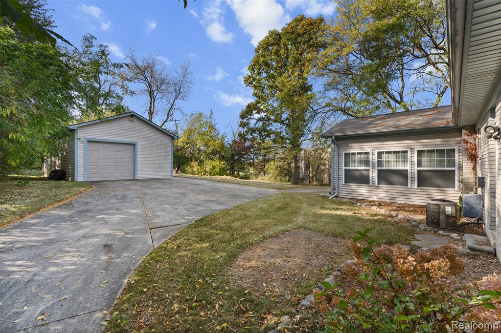 8550 33 Mile Road, Bruce, MI 48065 — Photo 4