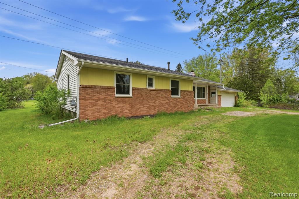 396 Plum Creek Road, Lapeer, MI 48446 — Photo 3