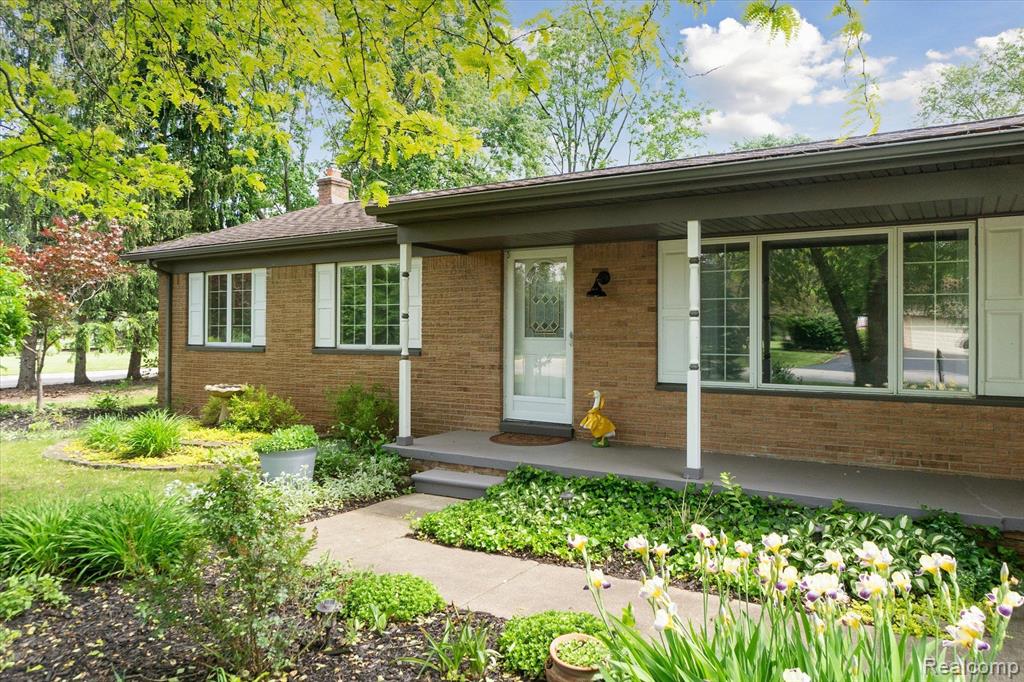 4015 VILLAGE Square, Brighton, MI 48114 — Photo 9