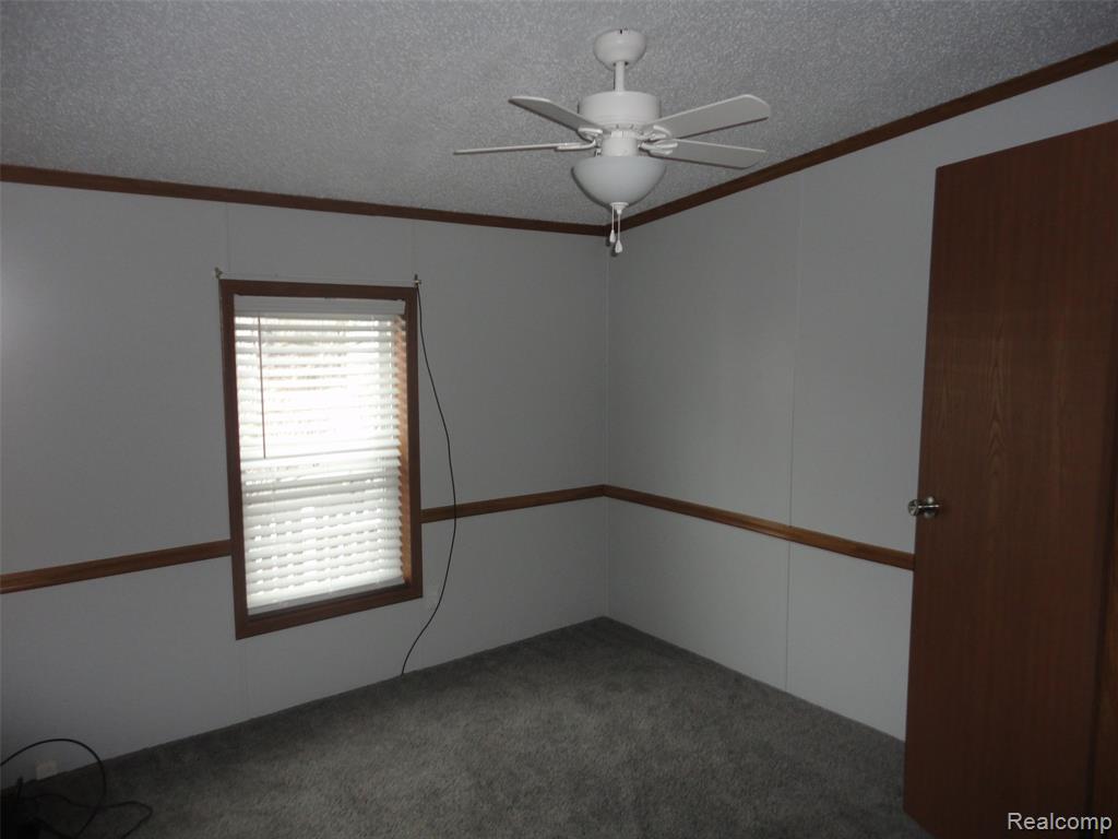423 Glasgow, Temperance, MI 48182 — Photo 17