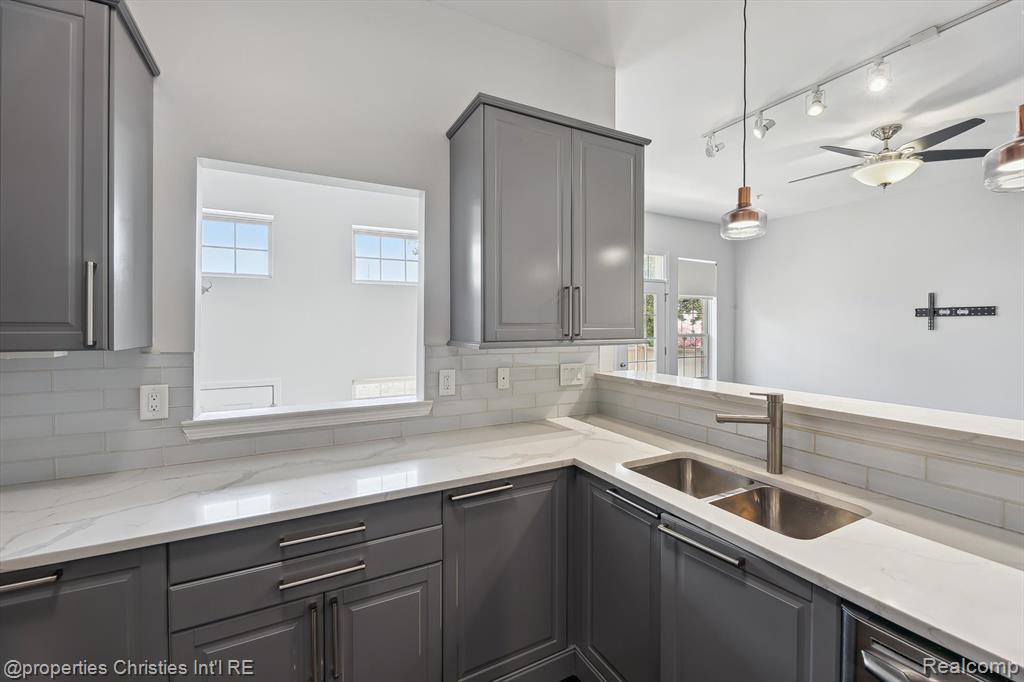 39771 ROCKCREST Circle, Northville, MI — Photo 13