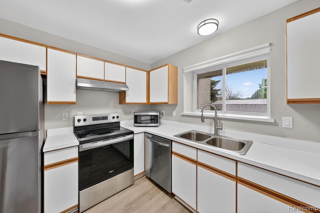 44393 Sunnyside Drive, 38, Sterling Heights, MI 48313 — Photo 8