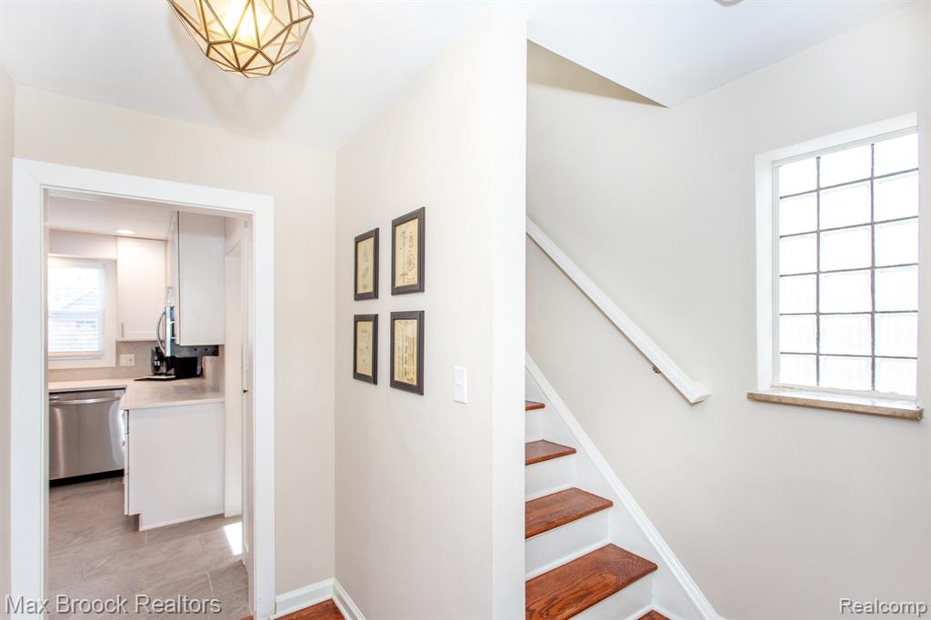 26434 Wyoming Road, Huntington Woods, MI — Photo 26