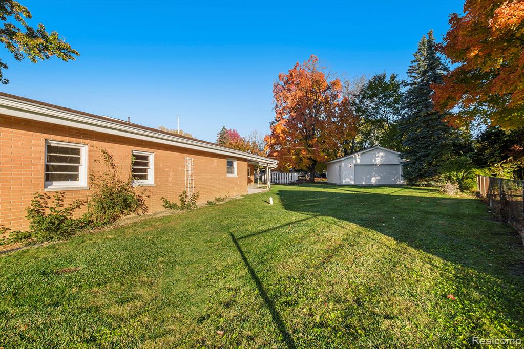 4475 Thornapple Circle, Burton, MI 48509 — Photo 20