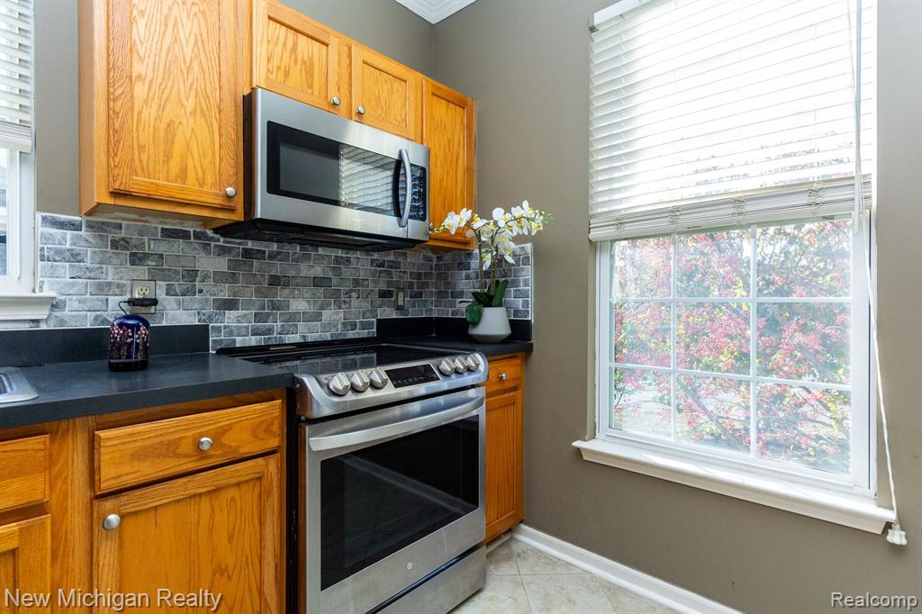 1908 CEDAR VALLEY Drive, Canton, MI 48188 — Photo 20