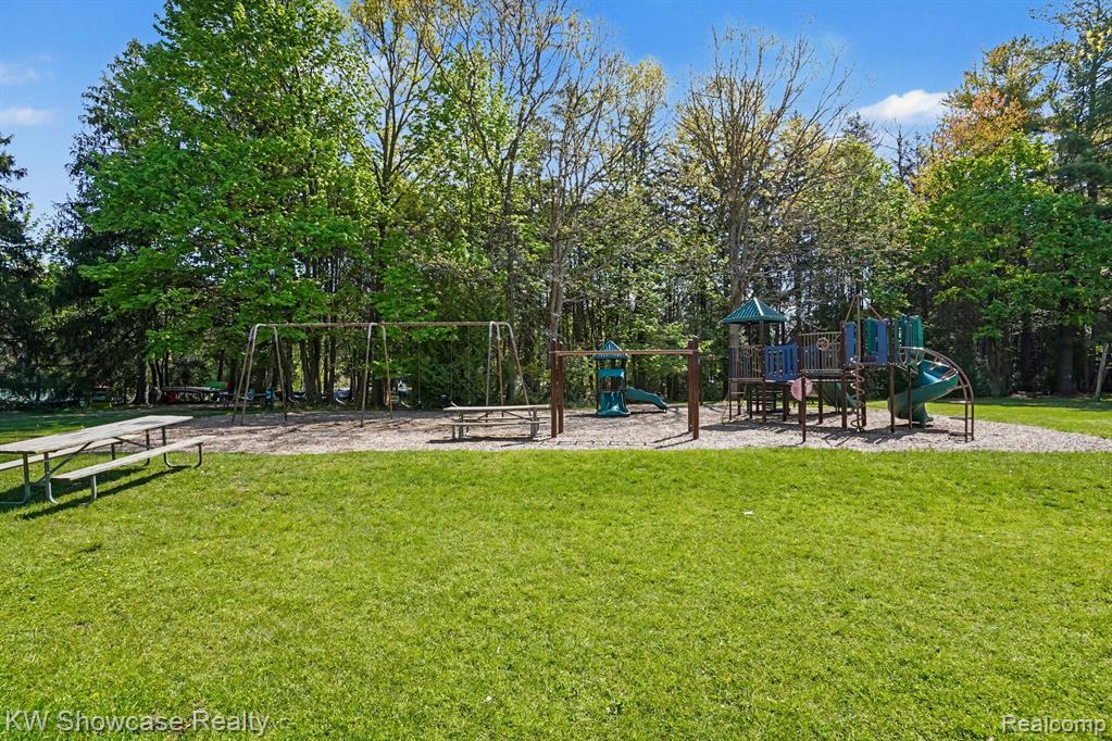 4200 Woodcock Way, Highland, MI — Photo 26