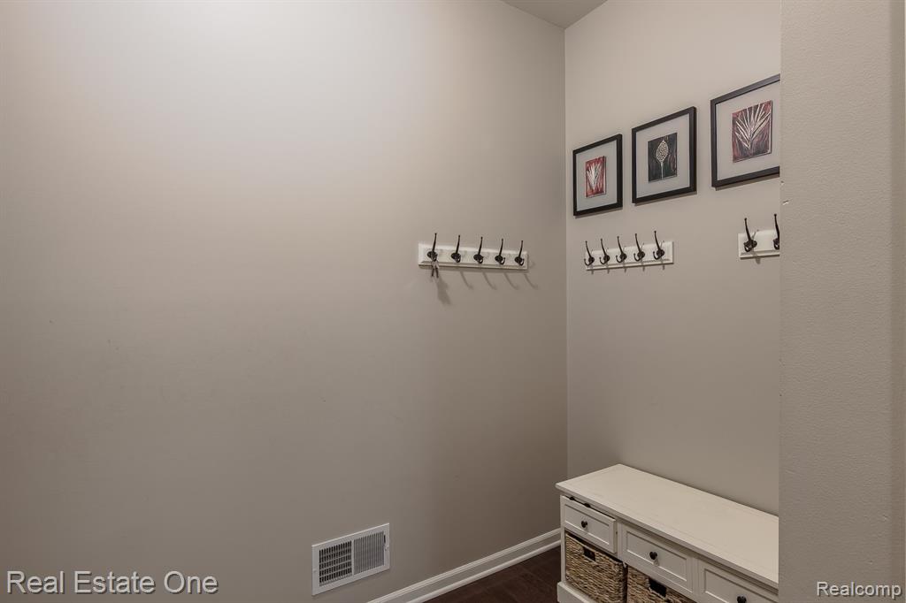 26164 International Drive Drive, South Lyon, MI 48178 — Photo 26