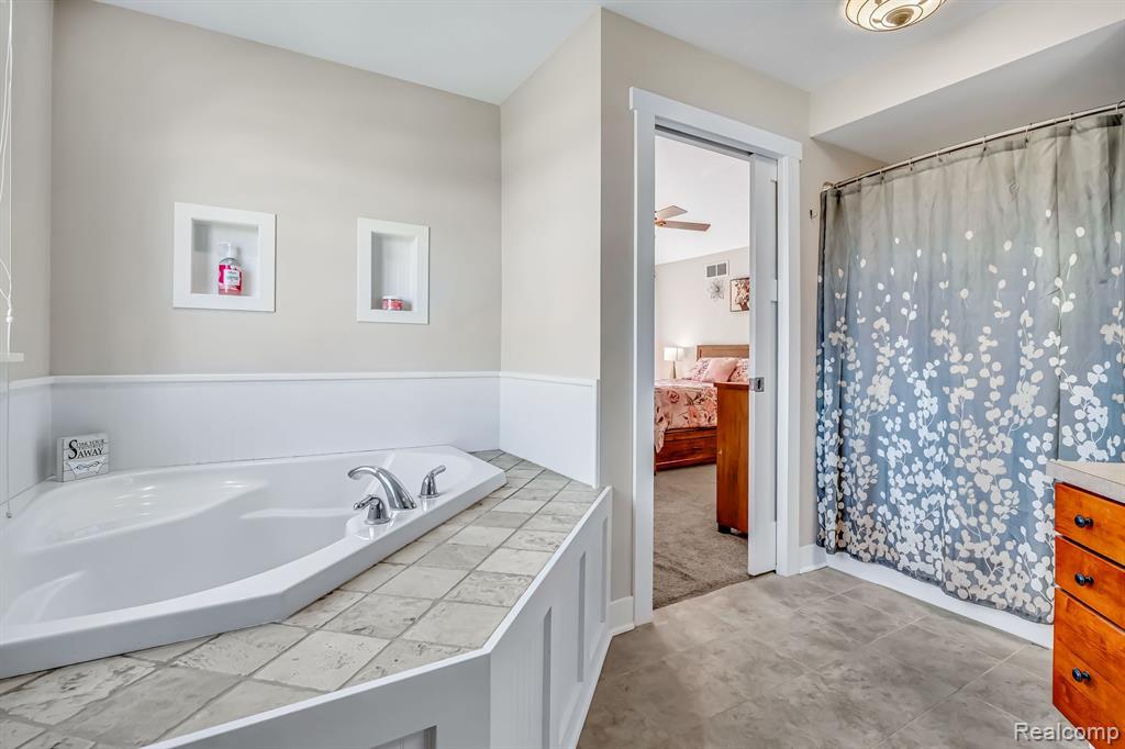 4538 SHELDON OAK Court, Hudsonville, MI 49426 — Photo 24