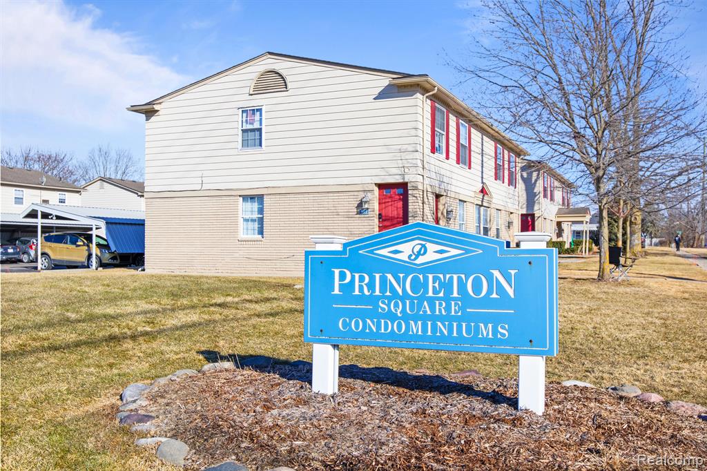 112 PRINCETON Drive, South Lyon, MI 48178 — Photo 18