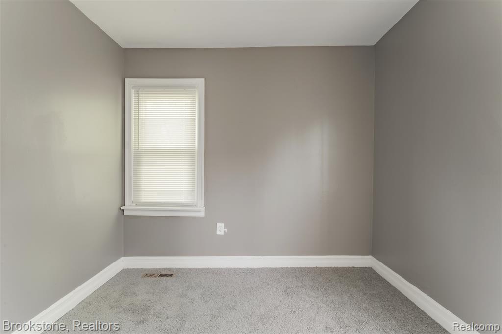 744 Saint Clair Street, Pontiac, MI 48340 — Photo 15