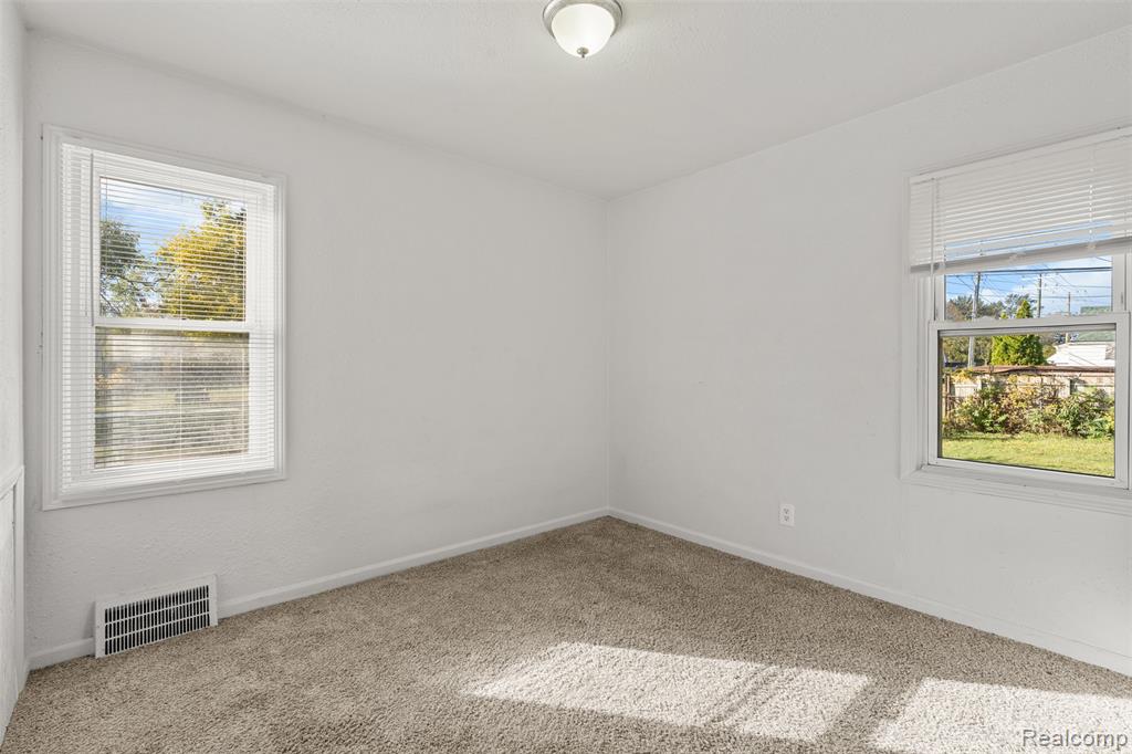 8203 Brace Street, Detroit, MI 48228 — Photo 11