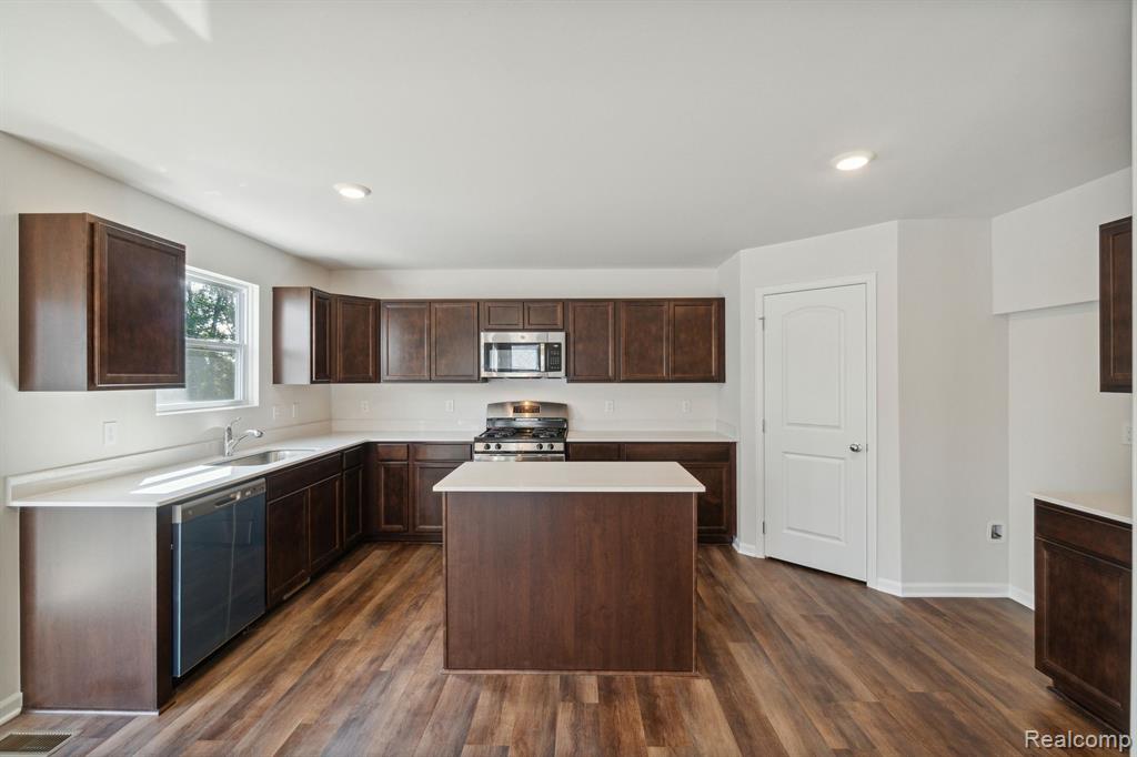4294 Oak Street, Grand Blanc, MI 48439 — Photo 3