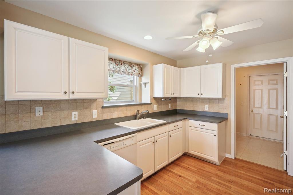 42279 BAYBERRY, Clinton Twp, MI 48038 — Photo 13