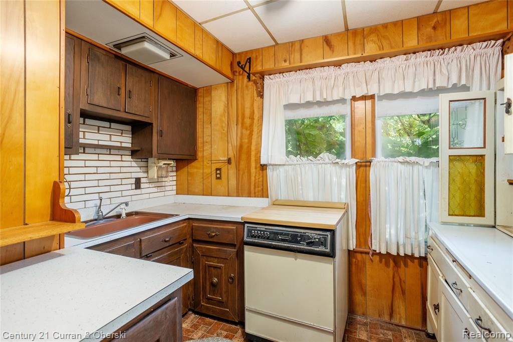 7310 Lakeshore Drive, Newport, MI 48166 — Photo 15