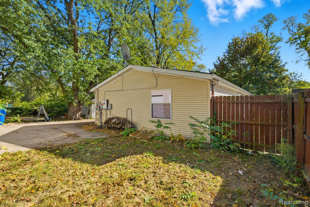 990 Voorheis Road, Waterford, MI 48328 — Photo 23