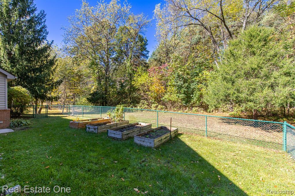 5690 White Lake Road, Clarkston, MI — Photo 69