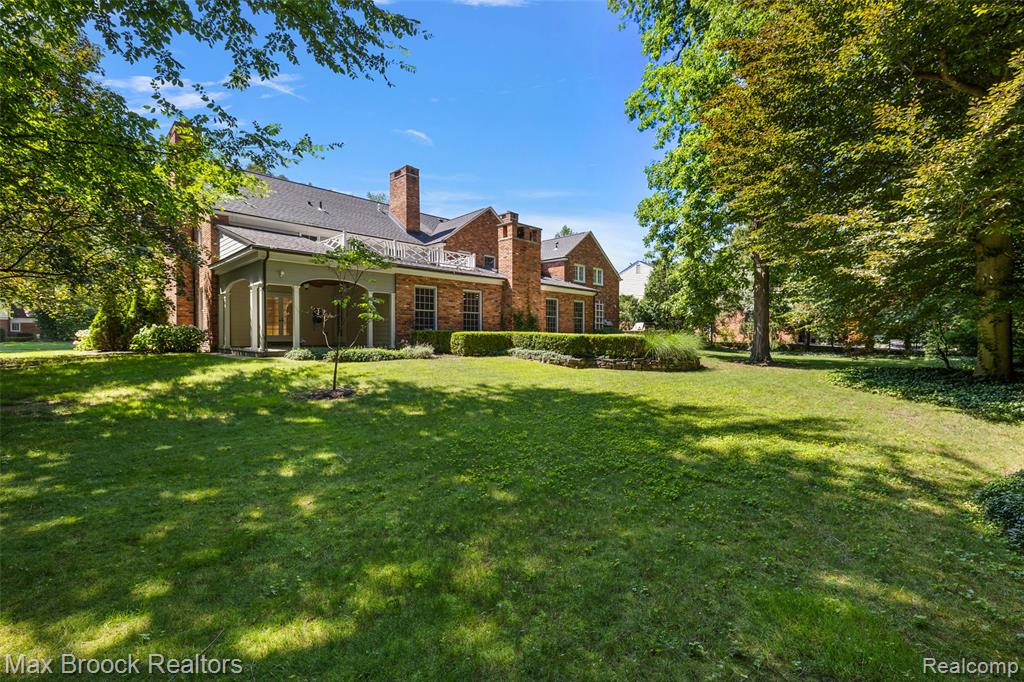 748 Waddington Street, Bloomfield Hills, MI 48301 — Photo 36