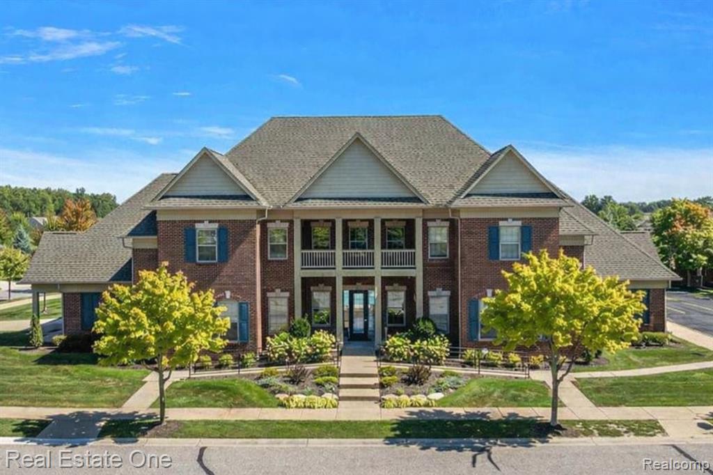 49539 Stillmeadow Court, Macomb, MI 48042 — Photo 32