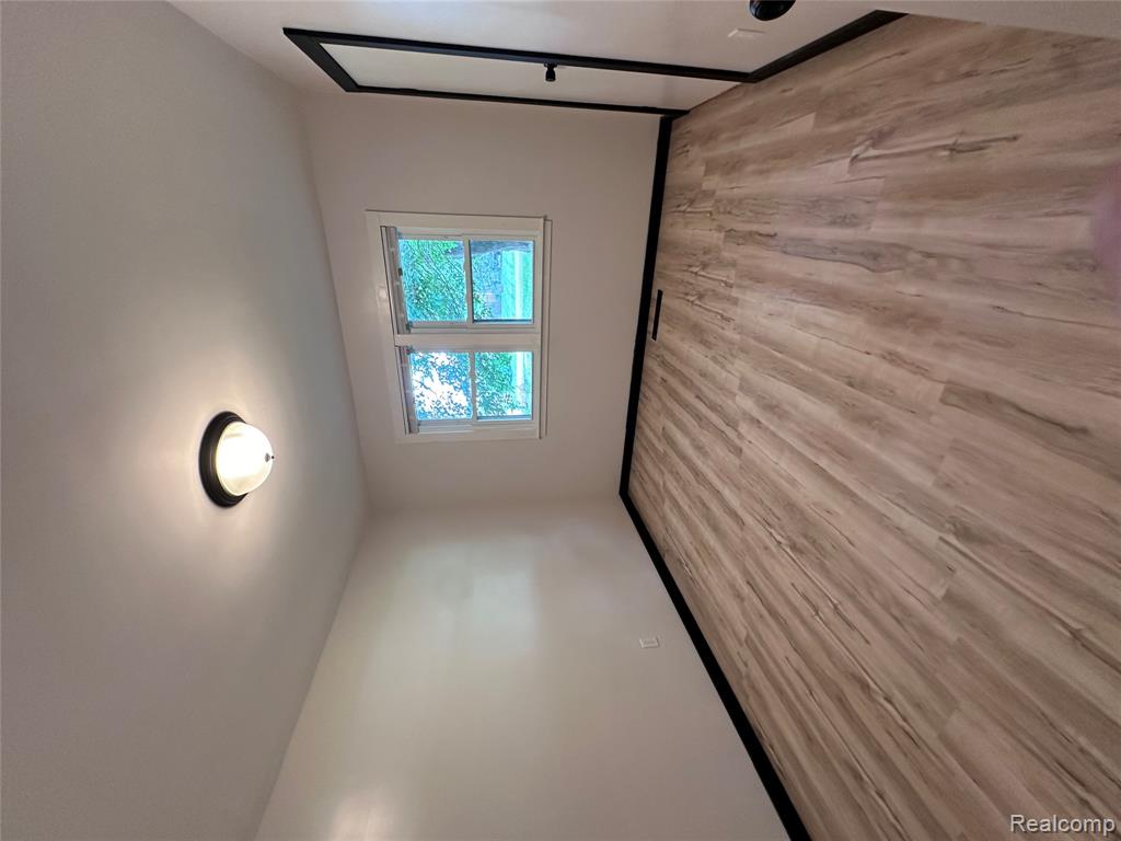 4279 BEECHWOOD Avenue, Burton, MI 48509 — Photo 5