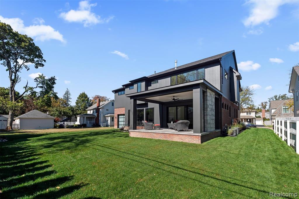 684 Madison Street, Birmingham, MI 48009 — Photo 2