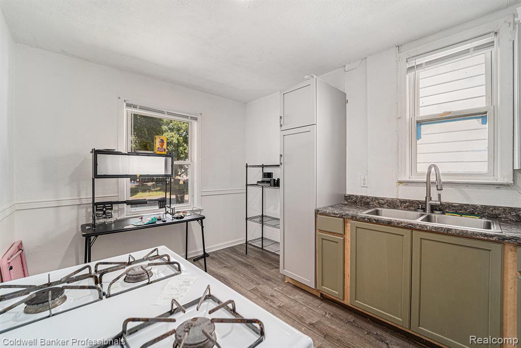 19426 Omira Street, Detroit, MI 48203 — Photo 9