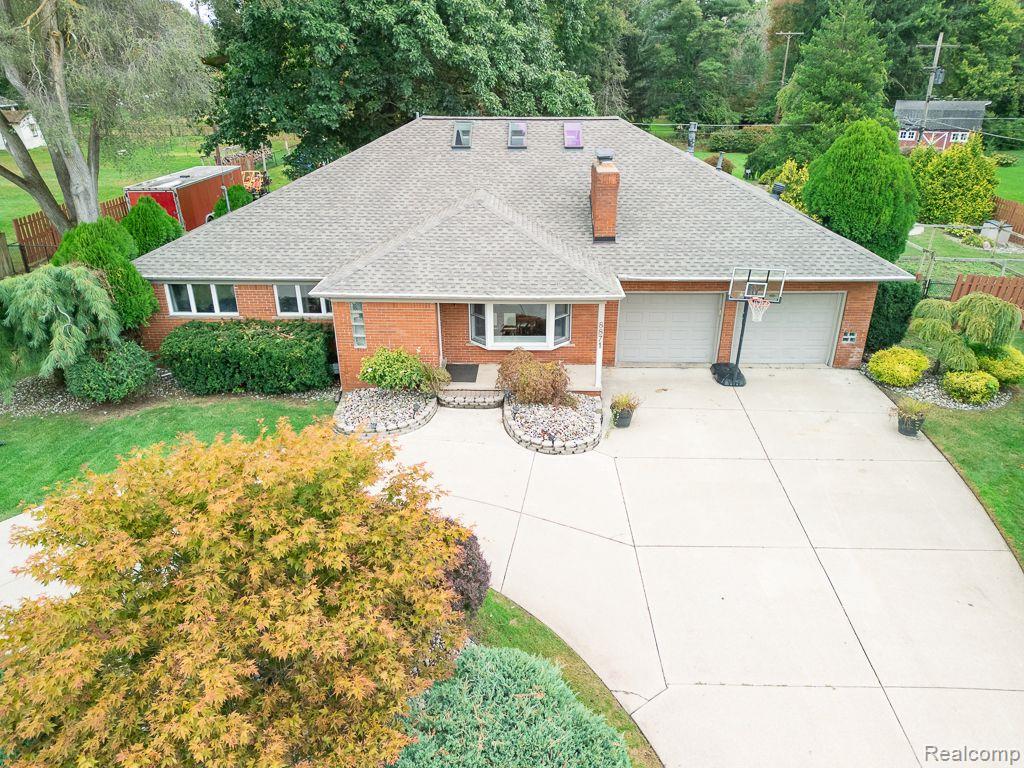 8871 SUNCREST Drive, Sterling Heights, MI 48314 — Photo 54