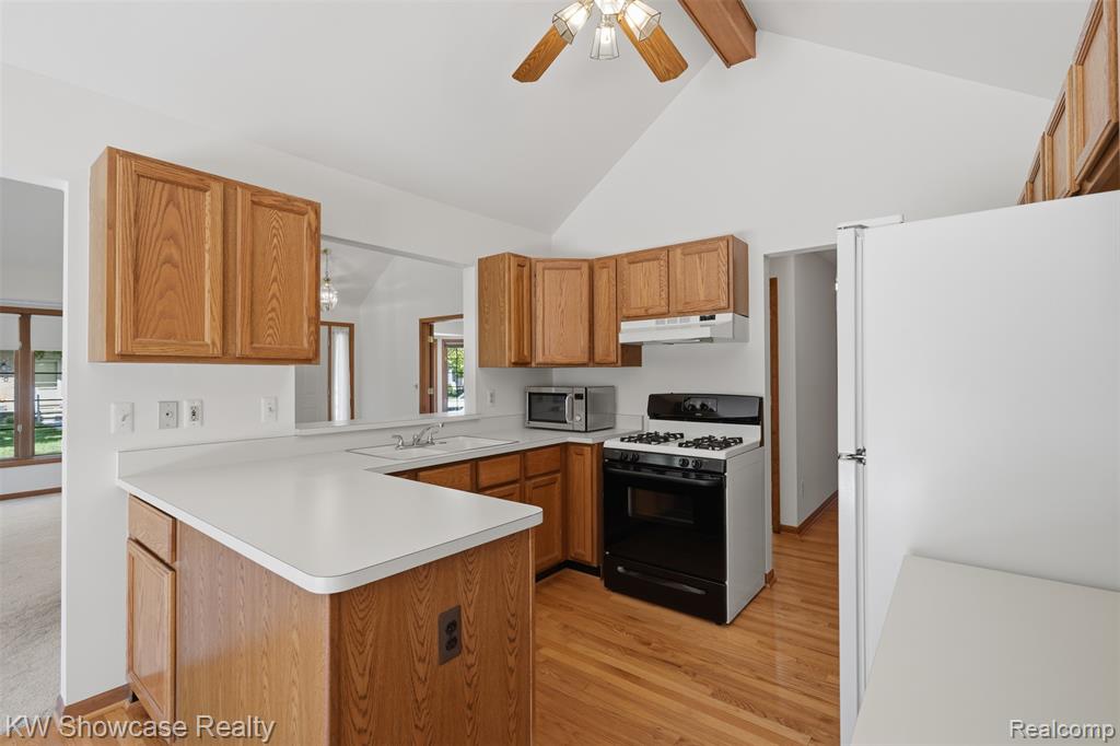 54519 Cambridge Drive, Shelby Twp, MI 48315 — Photo 9