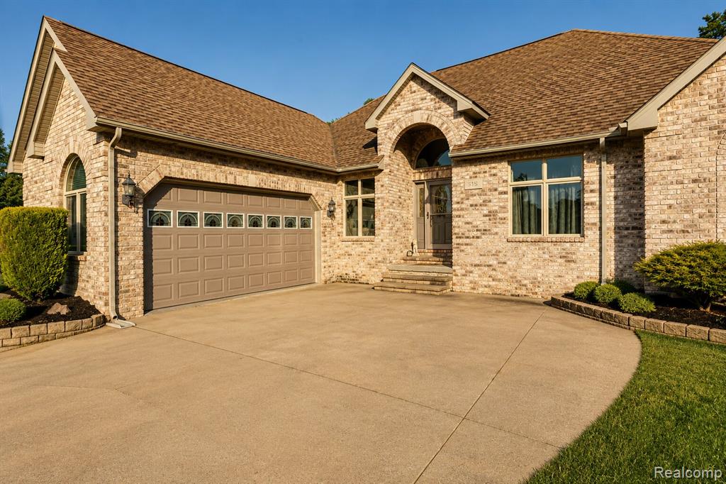 545 Karla Lane, Marysville, MI 48040 — Photo 2