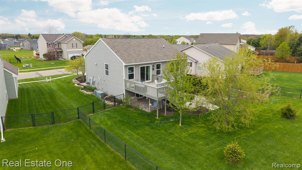 3513 Amber Oaks Drive, Howell, MI 48855 — Photo 40