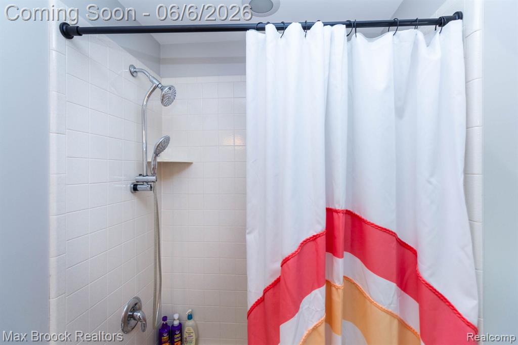 6604 College Park, Clarkston, MI — Photo 48