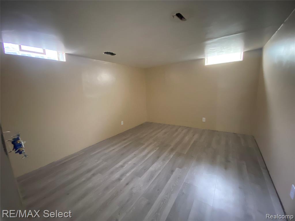 607 W Girard Avenue, Madison Heights, MI 48071 — Photo 32