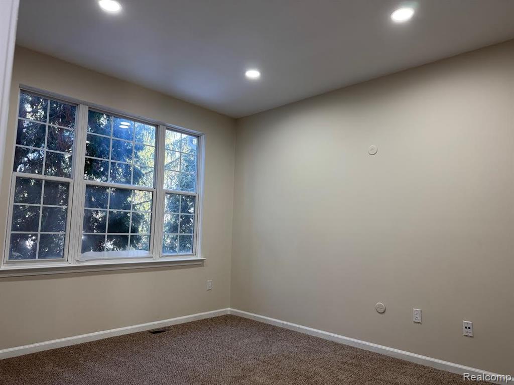 4790 MADDIE Lane, Dearborn, MI 48126 — Photo 14