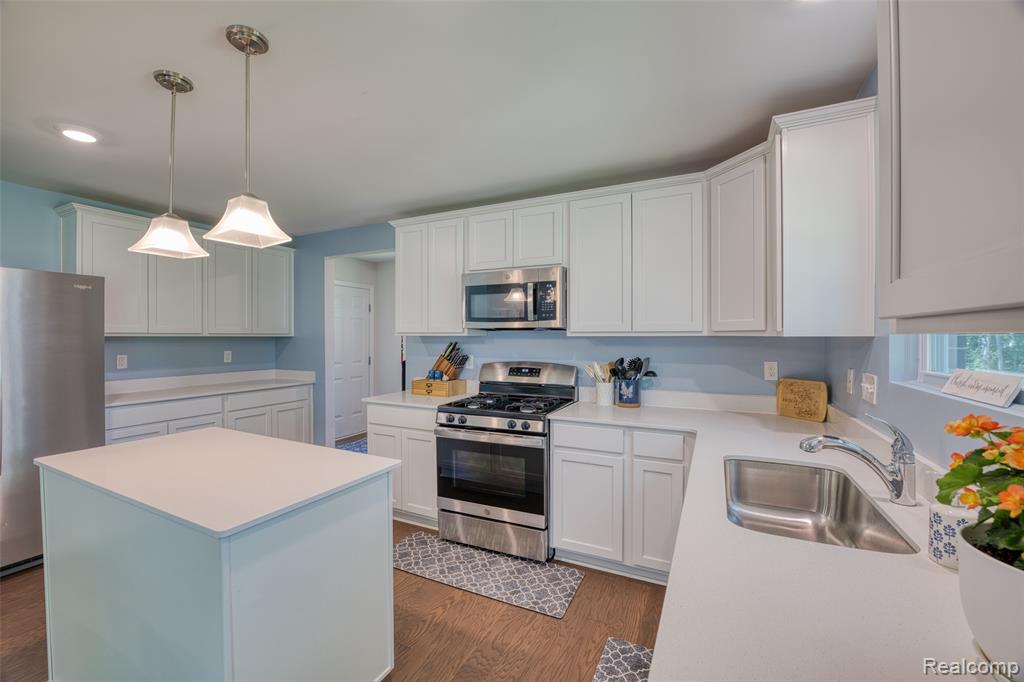 14212 Laurelwood Drive, Van Buren, MI 48111 — Photo 18
