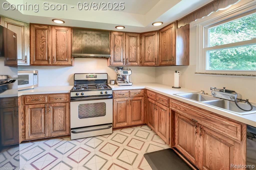 2784 S Blacks Corners Road, Imlay City, MI 48444 — Photo 12
