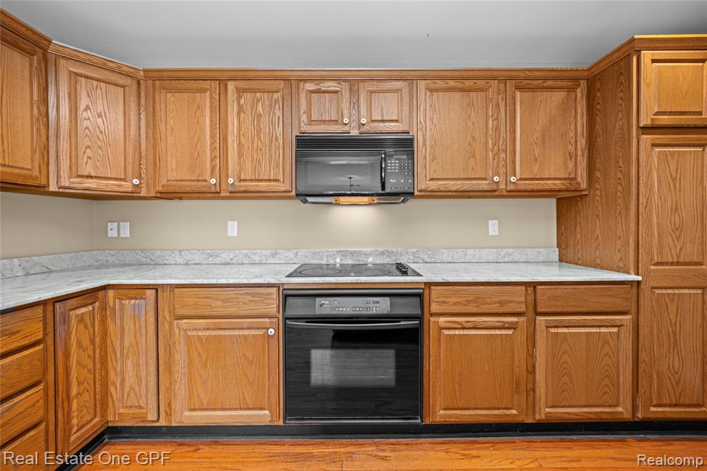 12 Pointe Park Place, Grosse Pointe Park, MI 48230 — Photo 12