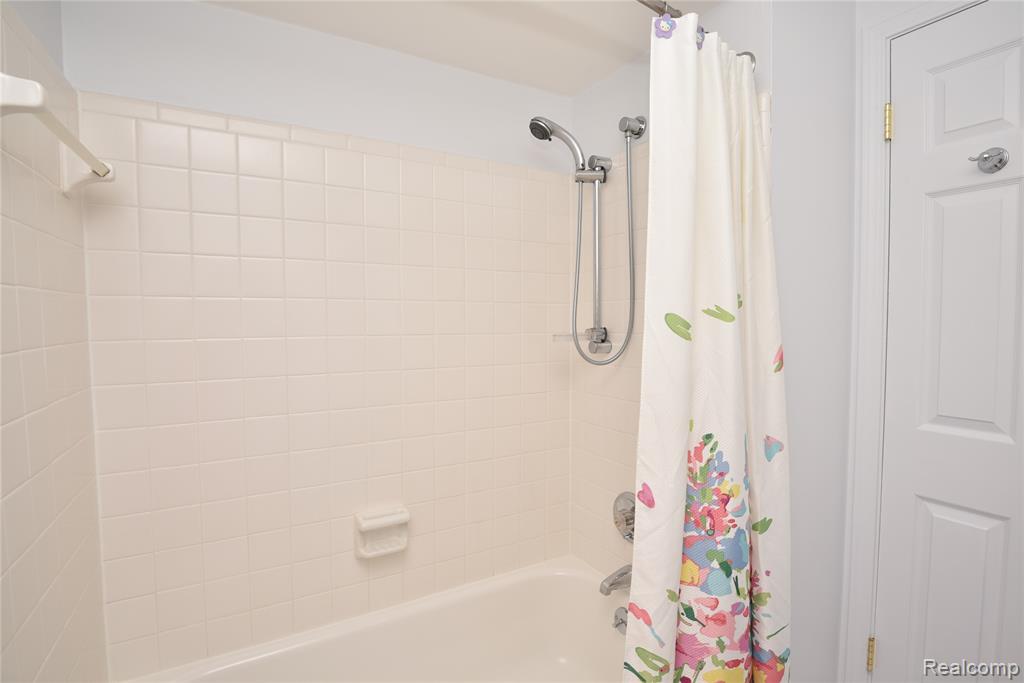 31690 Glencoe Drive, Beverly Hills, MI 48025 — Photo 25
