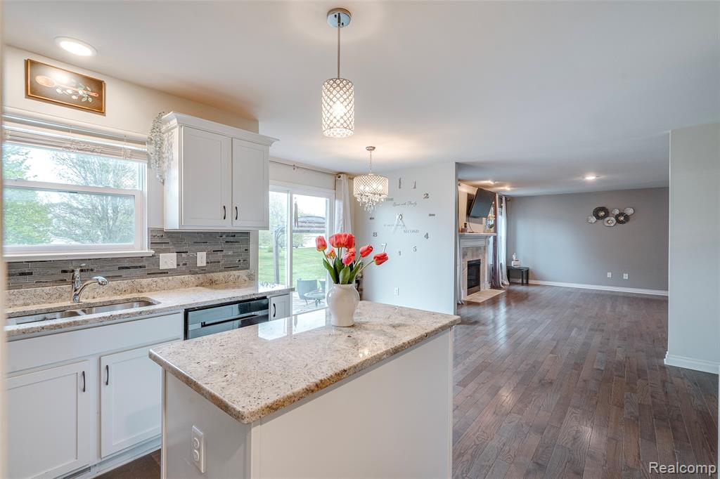 6871 Chandler Drive, Belleville, MI 48111 — Photo 11