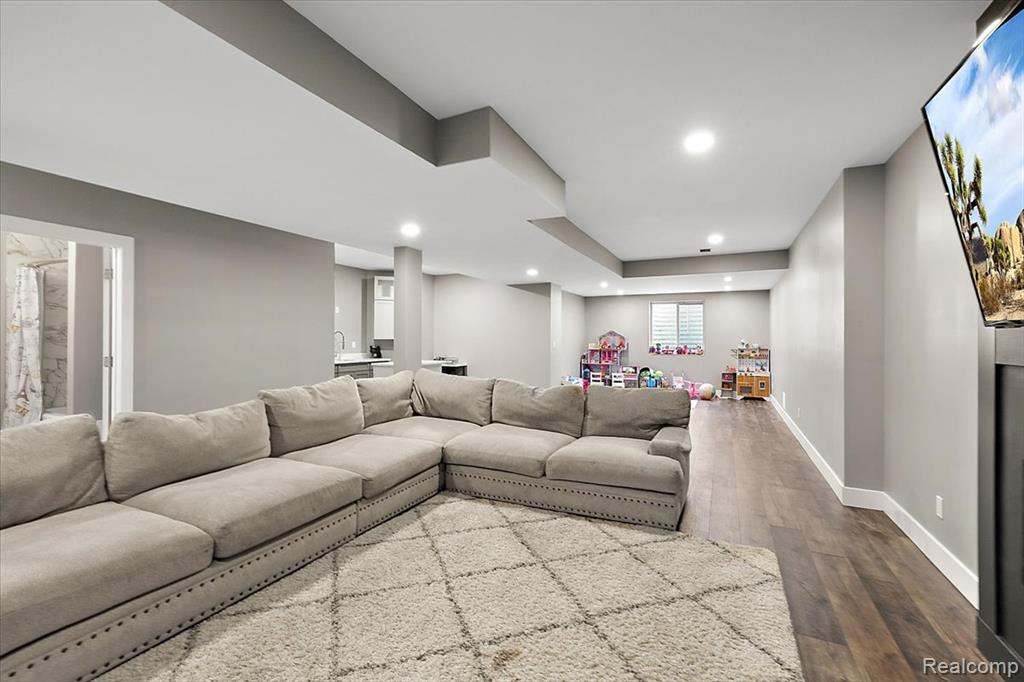 46930 Riverpark E, Macomb, MI 48044 — Photo 55