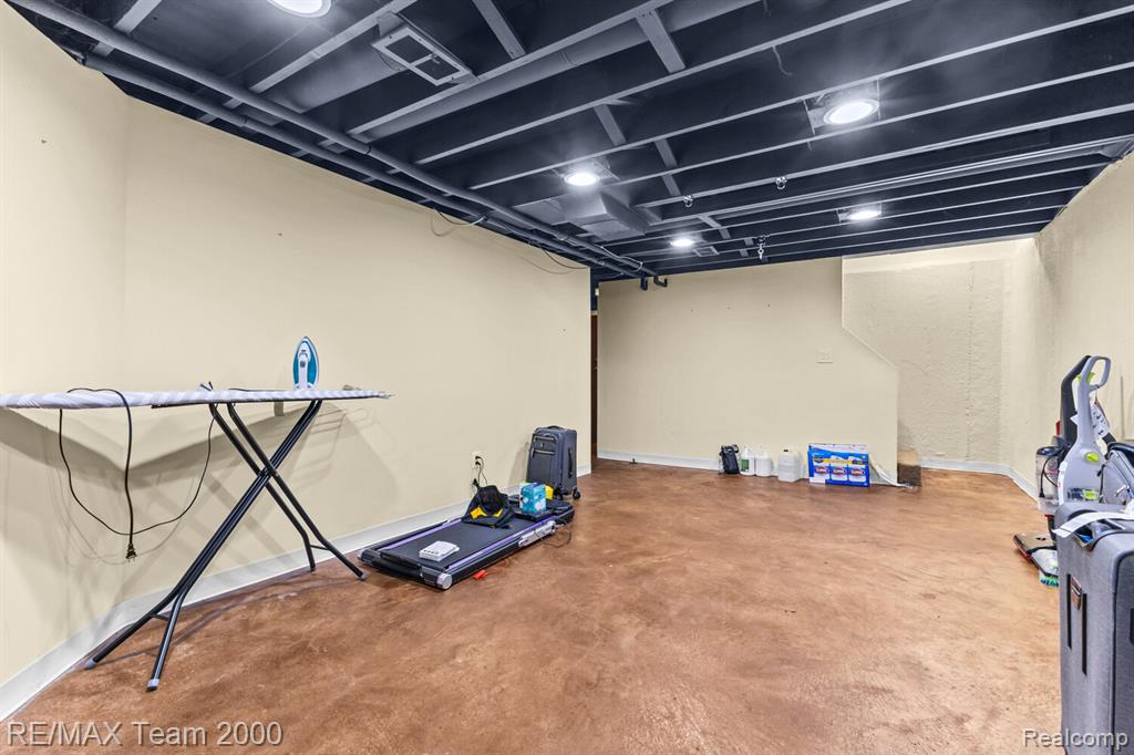 7485 Pointe Drive, Canton, MI 48187 — Photo 26